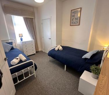 Birkenhead Casa | Stylish 3 Bed Home Near Oxton Village & Liverpool