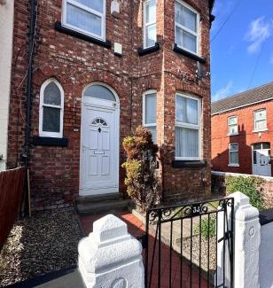 Birkenhead Casa | Stylish 3 Bed Home Near Oxton Village & Liverpool