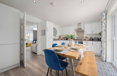 Perth Casa | Stylish 3-Bed Retreat with Hot Tub & Garden | Near Perth City Centre