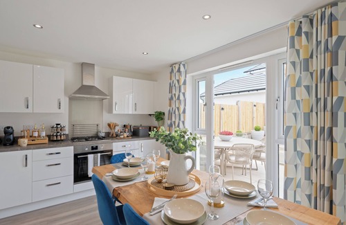 Perth Casa | Stylish 3-Bed Retreat with Hot Tub & Garden | Near Perth City Centre
