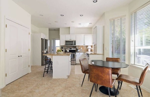 Oak Hills Casa | Stylish 3 Bedroom Family Home