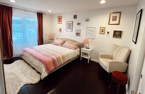 Greenville Casa | Stylish 3 bedroom home near Manhattan with backyard and parking. Pet friendly