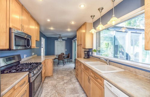 Kings Grant Casa | Stylish 3 bedroom home 10 minutes from beach