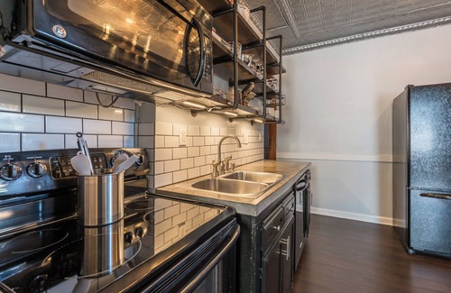 Downtown Rochester Apartamento | Stylish 3 Bedroom W/ AC ❄️, Mesh WiFi 🛜, Billiards 🎱 table, Games🎯🎮,parking