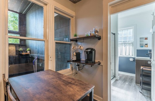 Downtown Rochester Apartamento | Stylish 3 Bedroom W/ AC ❄️, Mesh WiFi 🛜, Billiards 🎱 table, Games🎯🎮,parking