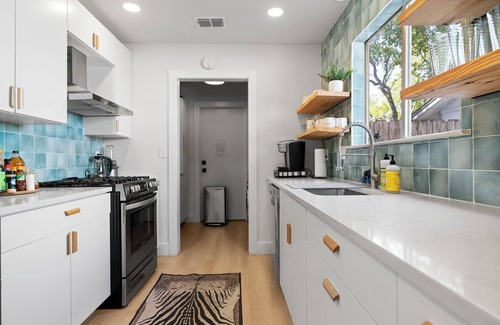 Woodstone Village Casa | Stylish 3BR/2BA WFH Ready, Fast Wi-Fi, Peaceful Yard—Perfect for 30+ Nights