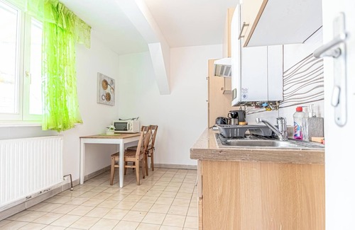 Favoriten Apartamento | Stylish 3BR Apt With Balcony City Center