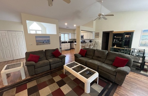 Plantations East Condominio | 3 dormitorios / 2 baños condominio en plantaciones, envolver porche, piscina Inc, disponibilidad a largo plazo