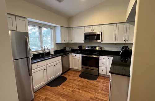 Plantations East Condominio | 3 dormitorios / 2 baños condominio en plantaciones, envolver porche, piscina Inc, disponibilidad a largo plazo