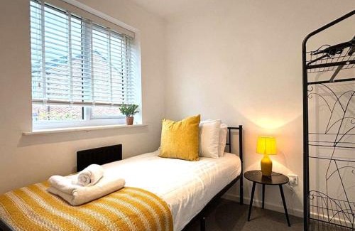 Shrewsbury Apartamento | Stylish 3BR Hideaway in Shrewsbury - Business Ready, Leisure Friendly By Parydise Properties