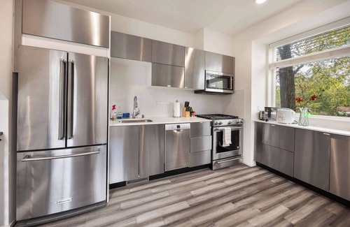 Yesler Terrace Casa | Stylish 3BR Home Near Swedish Hospital & Downtown