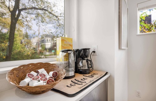 Yesler Terrace Casa | Stylish 3BR Home Near Swedish Hospital & Downtown