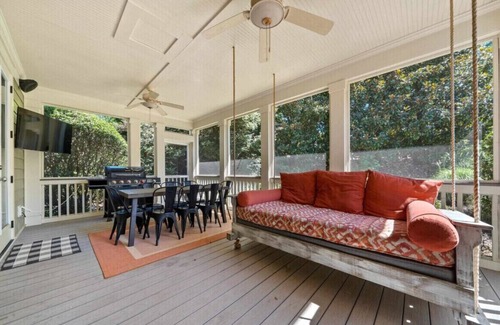 Reynolds Landing Cabaña | Stylish 3BR Retreat in Reynolds Landing - Greensboro GA