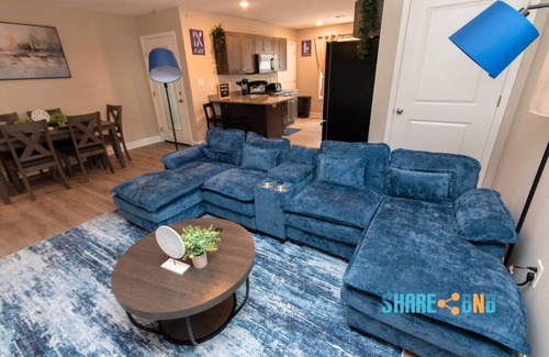 Jacksonville Casa | Stylish 3BR Stay w/ Fast Wi-Fi + Parking