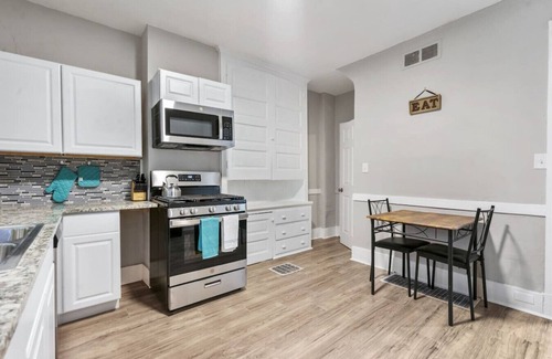 Bloomfield Casa | Stylish 4BR Downtown Pitt-Walk Everywhere+King bed