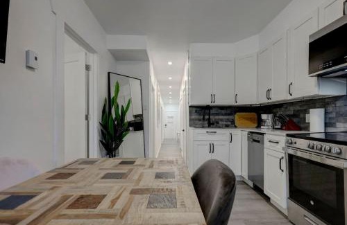 Sainte-Marie Apartamento | Stylish 4BR Unit Near Plateau and DT MTL