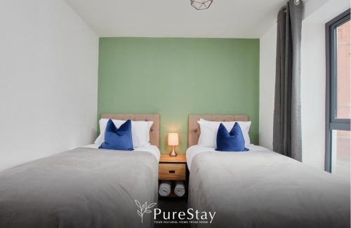 Failsworth Casa | Stylish 5-bedroom Manchester Retreat Sleeps 9 by PureStay
