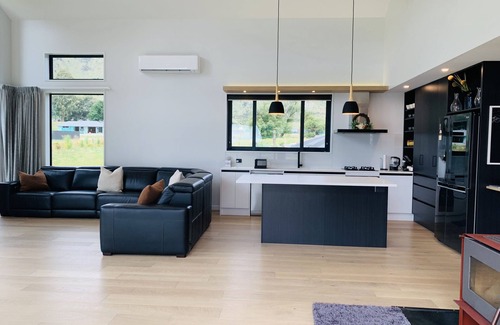 Kingston Casa | Stylish Alpine house in Kingston.