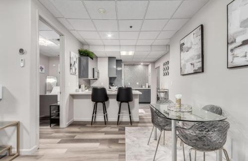 Fountain Hills Casa | Stylish and Prestigious - 2 Bed, 2 Bath On The Avenue