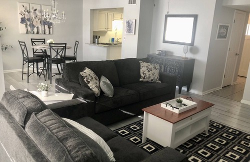 Thomasville Casa | Stylish and Spacious Townhouse overlooking Andrews Lake