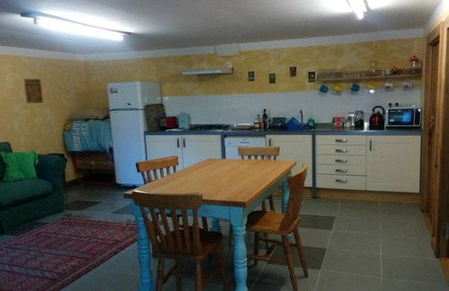 Verreries-de-Moussans Apartamento | Elegante apartamento, rodeado de hermosos jardines.