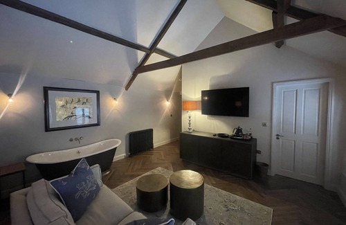 Bridgend Apartamento | Stylish apartment above popular traditional village pub!