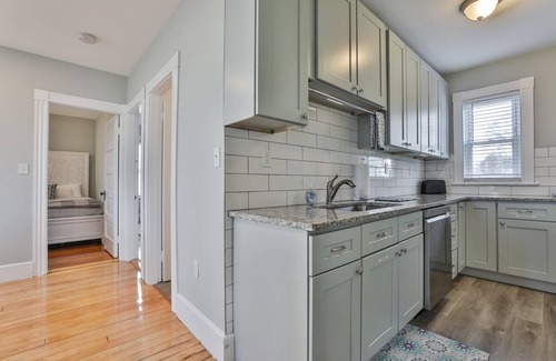 North Andover Apartamento | Stylish Apartment Near Downtown & Major Highways