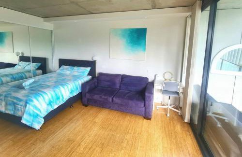 Lyneham Apartamento | Stylish Apartment with Rooftop Pool, Minutes from City and ANU