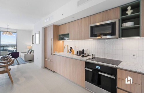 Downtown Miami Apartamento | Stylish Apartments with Partial Ocean Views in Downtown