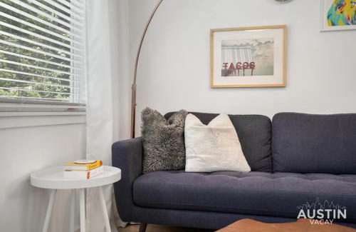 North University Apartamento | Stylish Austin Retreat w Luxurious King Bed and WD