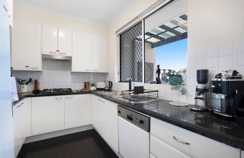 Balmain Apartamento | Stylish Balmain Townhouse with Pool & City Views