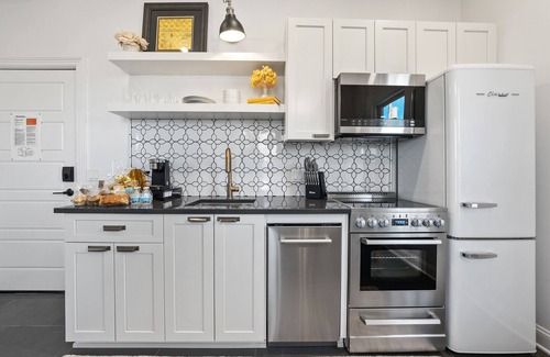 Sandusky Condominio | Stylish Boutique Style Condo