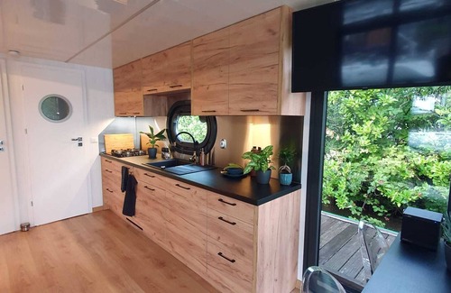 Monnickendam Alquiler De Eote | Stylish, Brand-new Houseboat in Monnickendam, Near Amsterdam