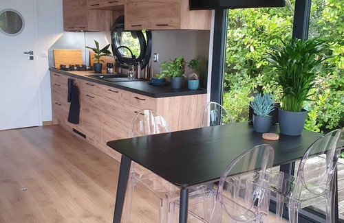 Monnickendam Alquiler De Eote | Stylish, Brand-new Houseboat in Monnickendam, Near Amsterdam