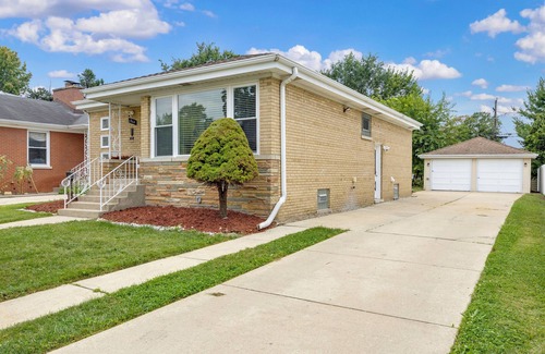 Westchester Casa | Stylish Buckingham Getaway/Game Room, Fire Pit & Outdoor Lounge