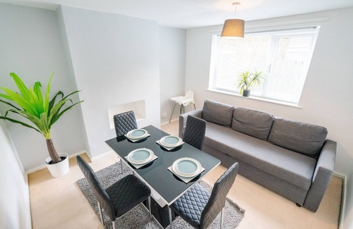 Sheffield City Centre Casa | Stylish & Comfortable 3BR Spacious Home w/ Parking