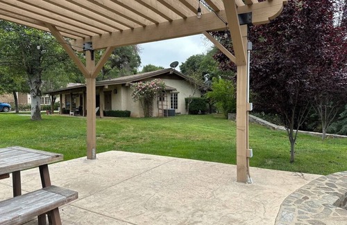 Murrieta Cabaña | Stylish Cottage @La Cresta, nestled in a private wineyard, close to Temecula/SD.