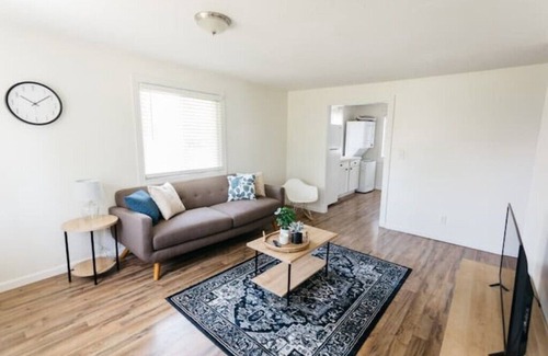 Riverside Casa | Stylish & Cozy Home in Dayton-Close to Everything!