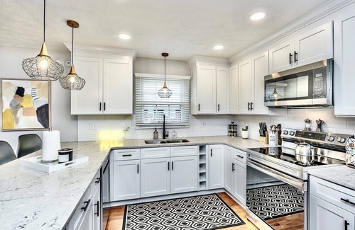 Open Gates Casa | ⭐️Stylish & Cozy Ranch⭐️ Patio, Fenced Back Yard, Fire 🔥Pit-all the essentials!