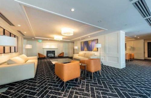 Bay Cloverhill Apartamento | Stylish Downtown Toronto Residential Hotel