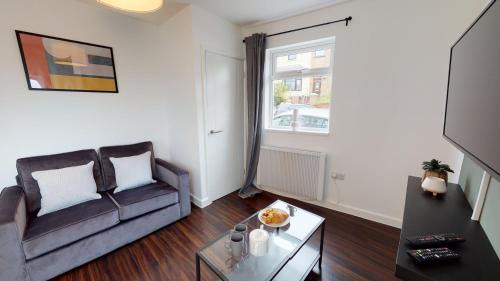 Newport Apartamento | Stylish Duplex Apartment with Home Office