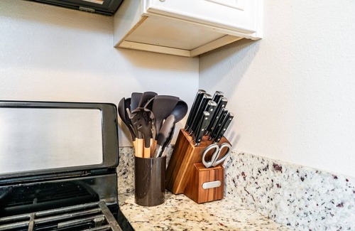 San Marcos Casa | Stylish Duplex with Fenced Yard in San Marcos