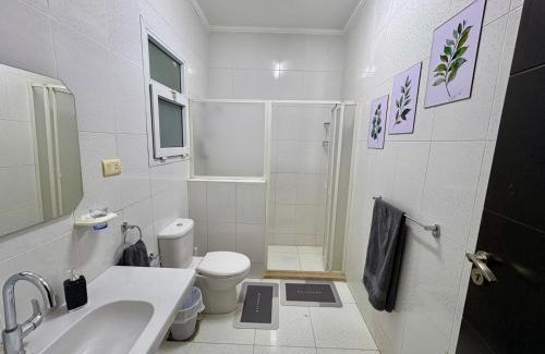 Sheikh Zayed City Apartamento | Stylish Egyptian Charm 2BR in Karma Residence for families & single travelers