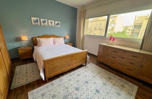Sheikh Zayed City Apartamento | Stylish Egyptian Charm 2BR in Karma Residence for families & single travelers