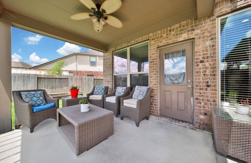 College Park Casa | Stylish Escape Near lake Conroe & The Woodlands