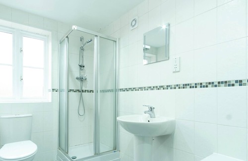 Birmingham Casa | Stylish Executive Home No94 - A stunning and modern 5 bedroom house featuring 3 en-suites