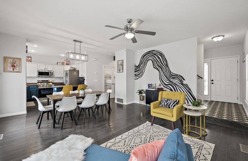 South Jordan Casa | Stylish & Family Friendly w/Fenced Yard, Garage, Game Room, BBQ, Near Eats & Fun