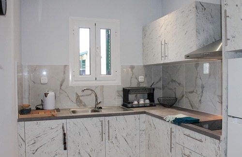 Kassiopi Apartamento | Stylish First Floor Two Bedroom Flat in Kassiopi With Breakfast