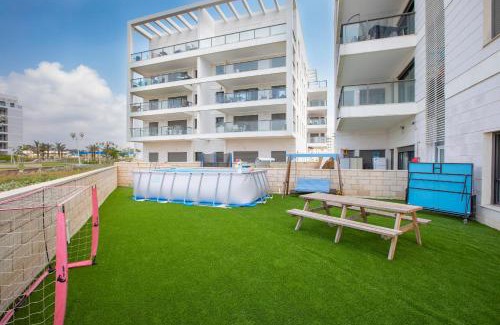 Nahariya Apartamento | Stylish Garden Apartment Close to Akhziv Beach by Sea N' Rent