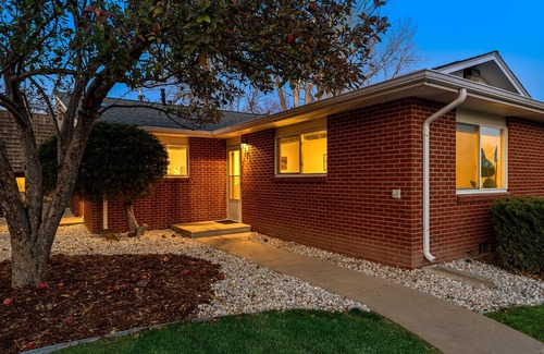 University Acres Condominio | Stylish Getaway W/ Designer Touches - Free Bikes